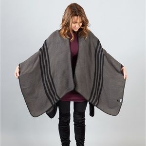 BB Dakota Reversible Poncho from FabFitFun box